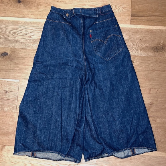 Levi's Denim - VERY RARE Vintage 1999 Levi's RED culotte split skirt Size S, 28.5 waist